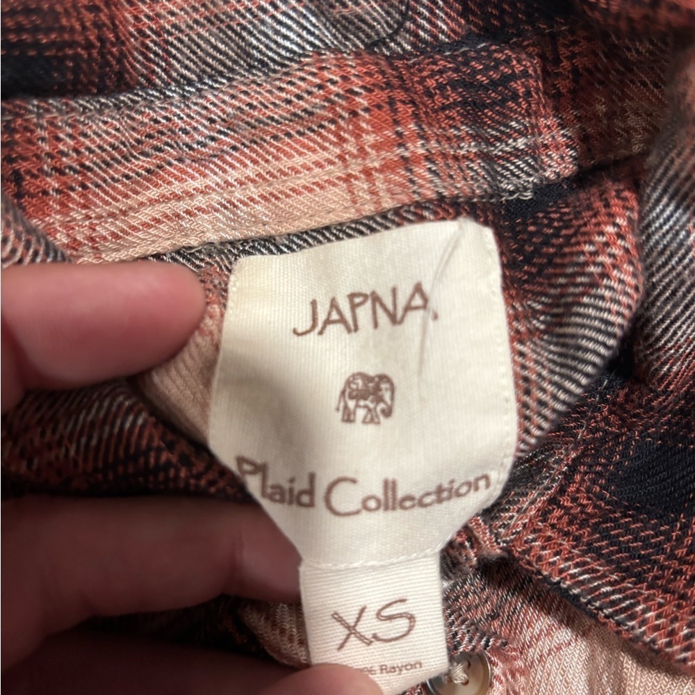 Woman’s XS Japna Red and Black Casual Button Down Shirt - Picture 4 of 9